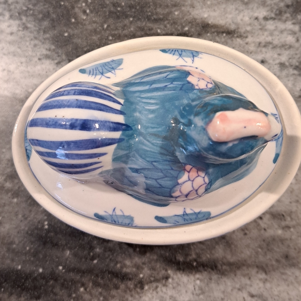 Hen On Nest Blue and Trinket Box.  White, Pink & Blue. Ceramic Handpainted - Picture 5 of 8